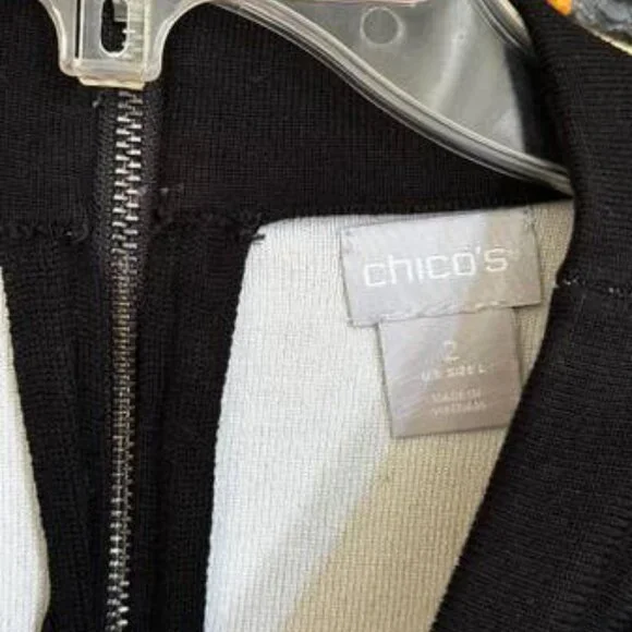 * Chico's Black/White Abstract Intarsia Sweater * - Picture 4 of 7